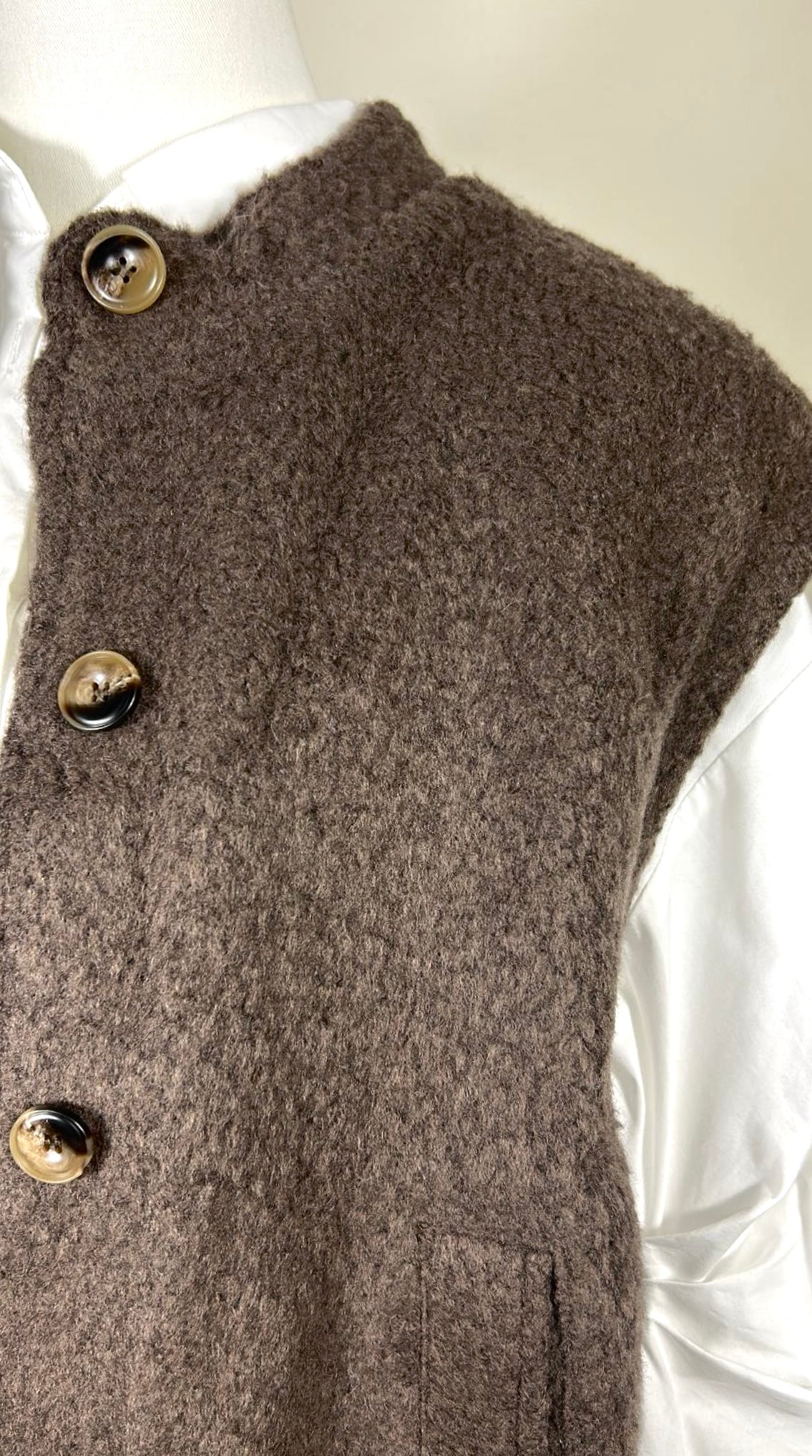 Gilet en laine bouclée — Brun chocolat taupe