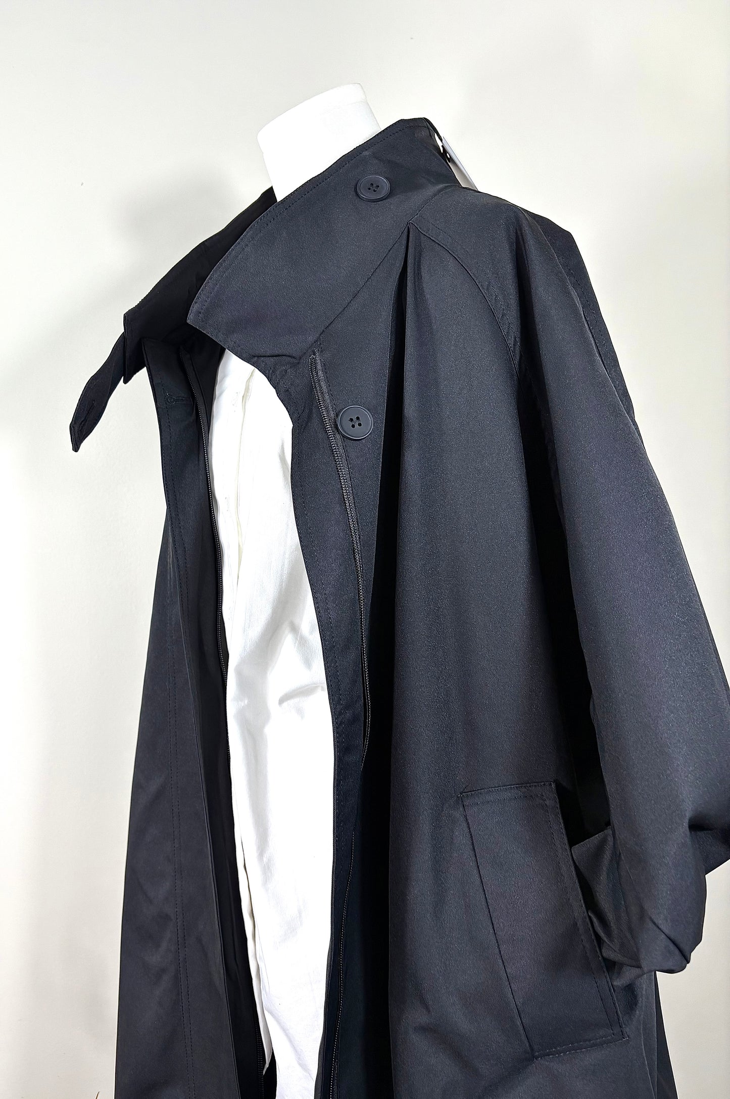 Trench Aera – Long Noir