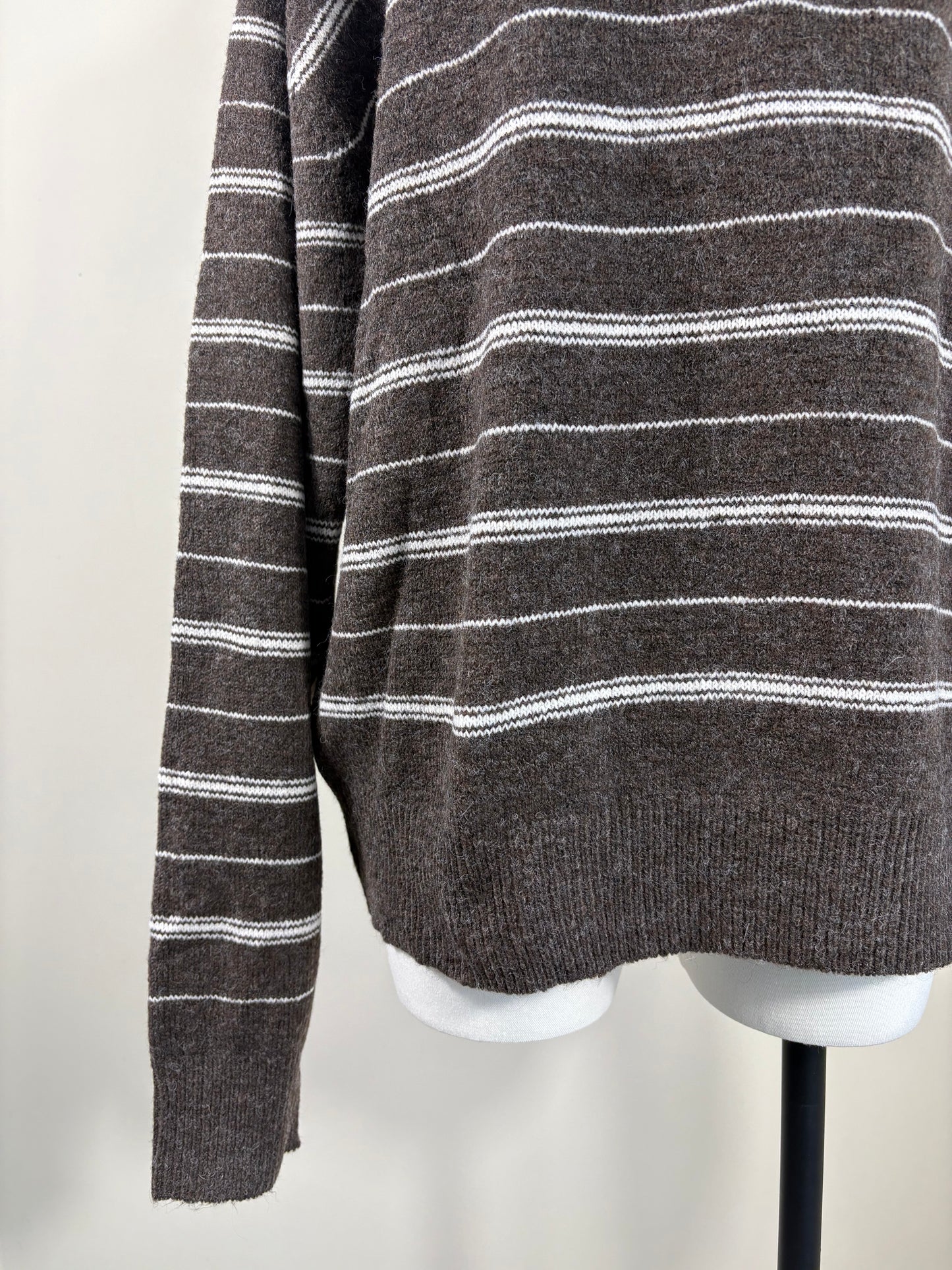 Pull col polo rayé — Brun et écru