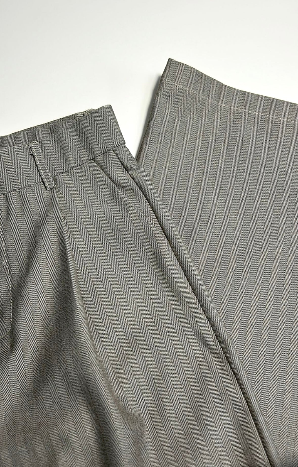 Pantalon Soren – Beige Gris Chevrons Fluide