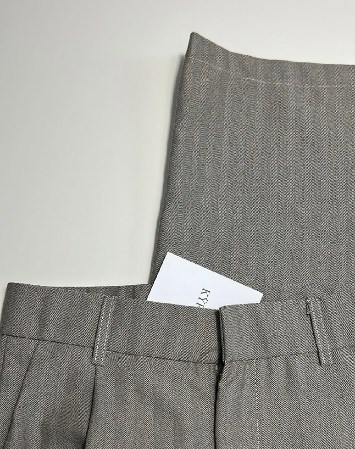 Pantalon Soren – Beige Gris Chevrons Fluide